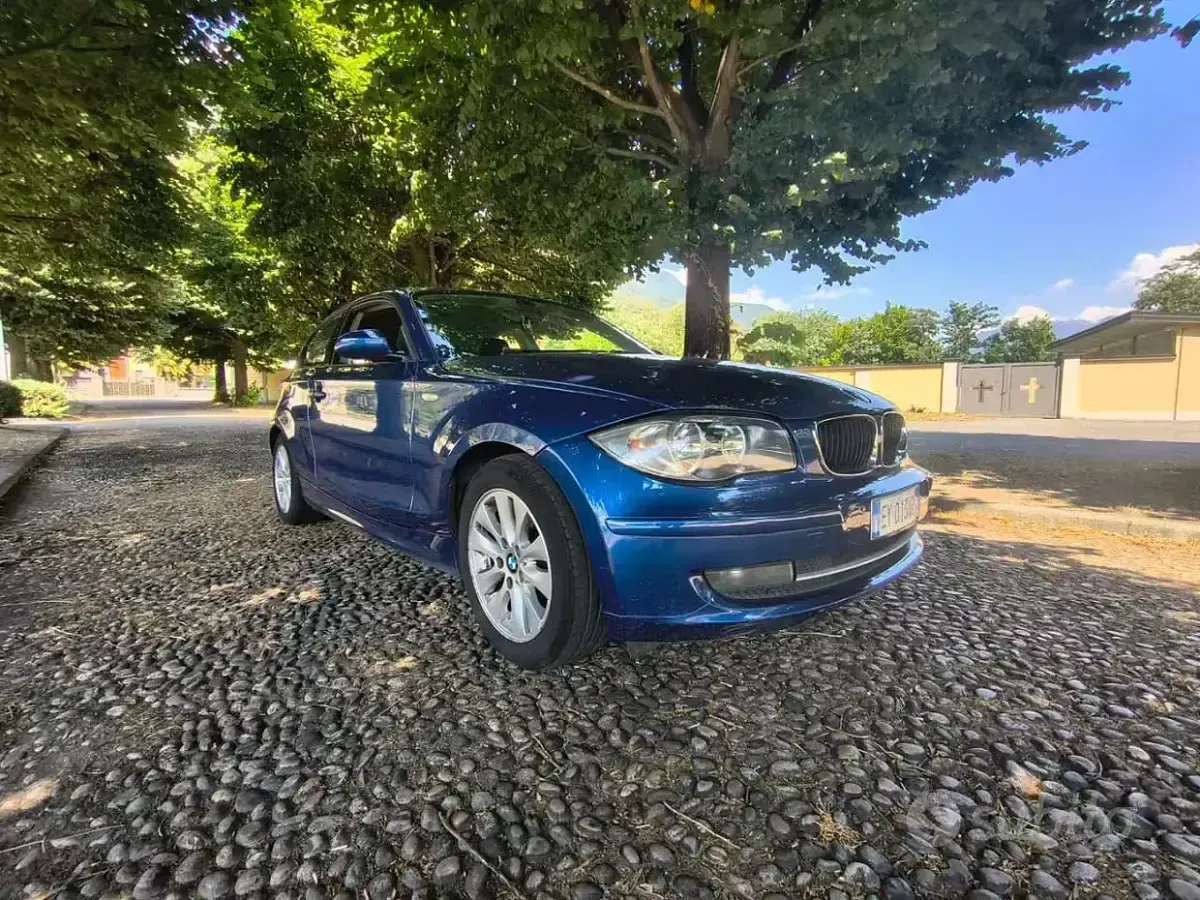 Usata BMW 120 Comfort Edition 177 CV (130 kW) 2008 Bluazzurro Utilitaria