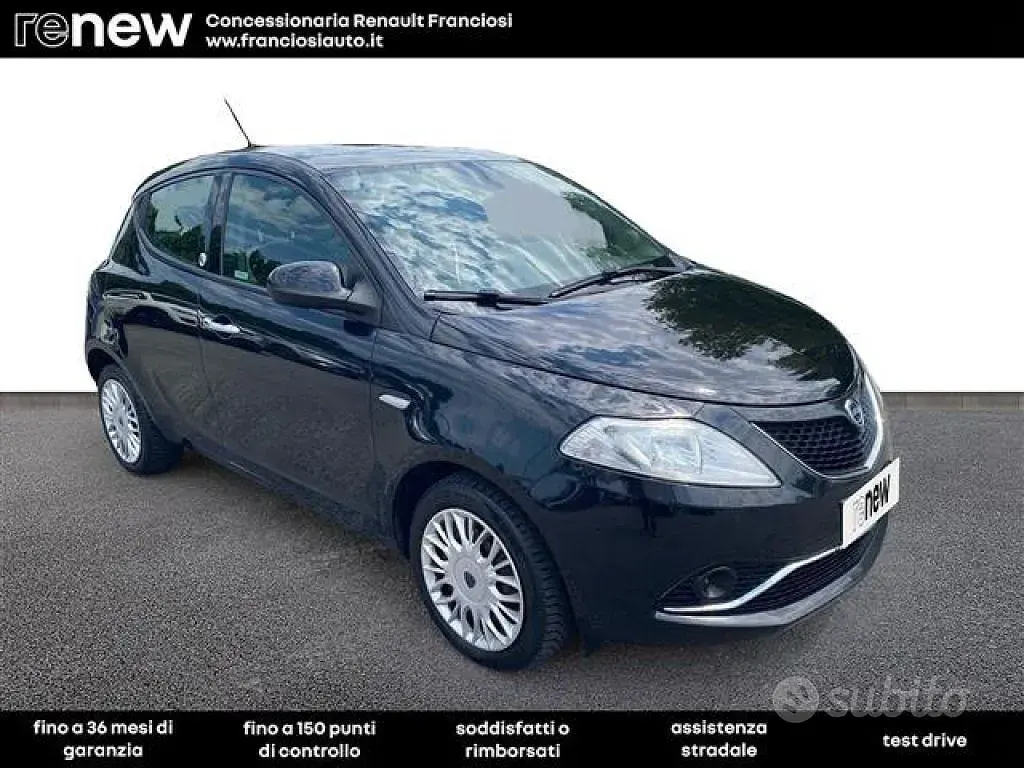 Usata Lancia Ypsilon Gold 69 CV (50 kW) 2017 Nero Utilitaria