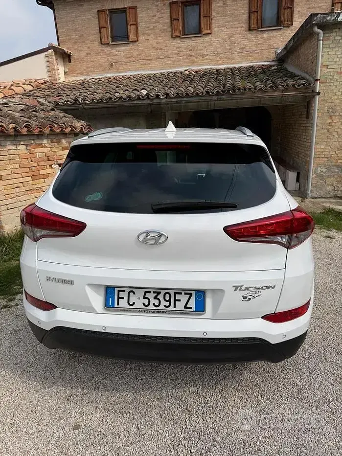 Usata Hyundai Tucson Comfort 132 CV (97 kW) 2016 Bianco SUV