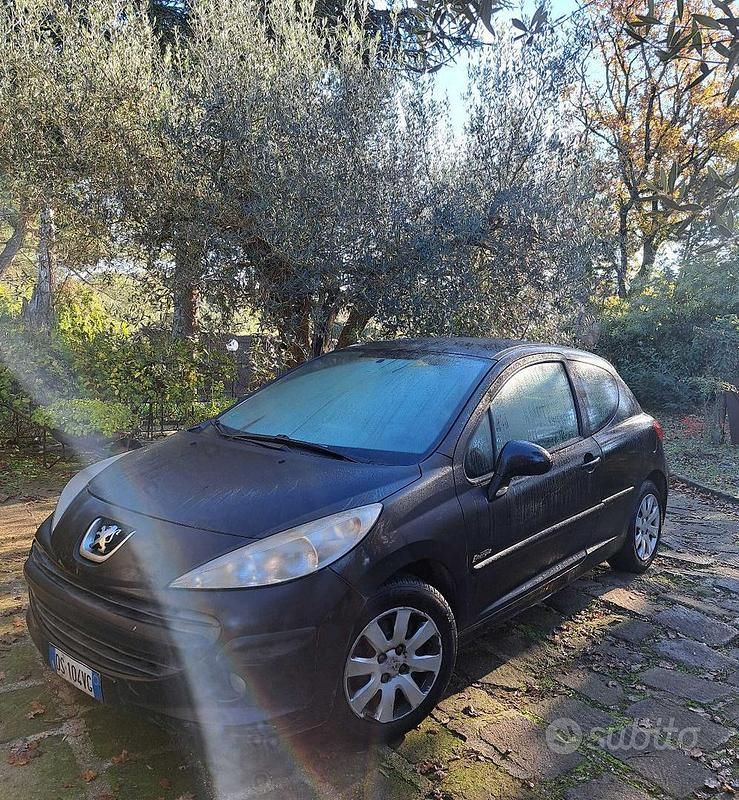 Usata Peugeot 207 68 CV (50 kW) 2008 Nero Berlina