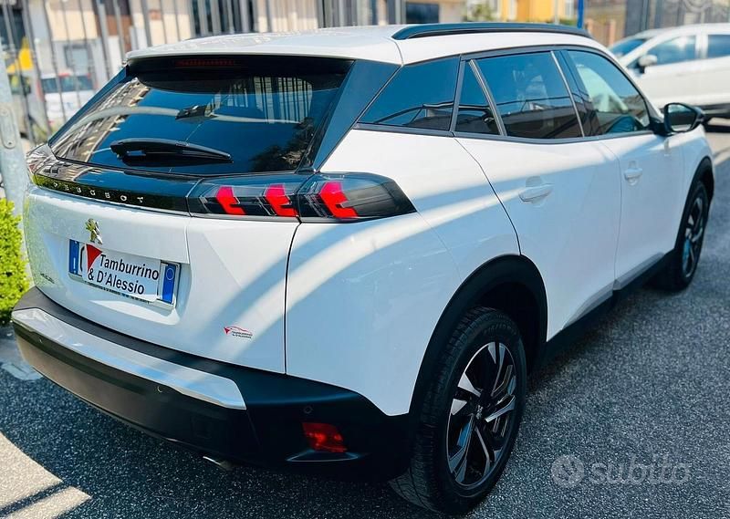 Usata Peugeot 2008 Allure 110 CV (80 kW) 2022 Bianco SUV