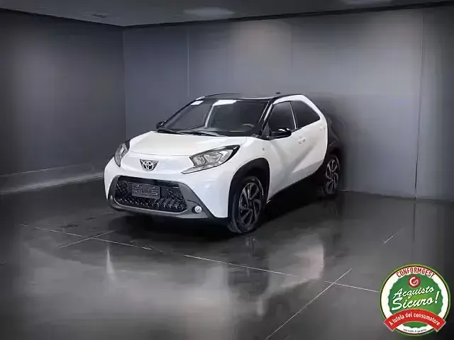 Nuova Toyota Aygo X Trend 100 CV (73 kW) 2025 Bianco SUV
