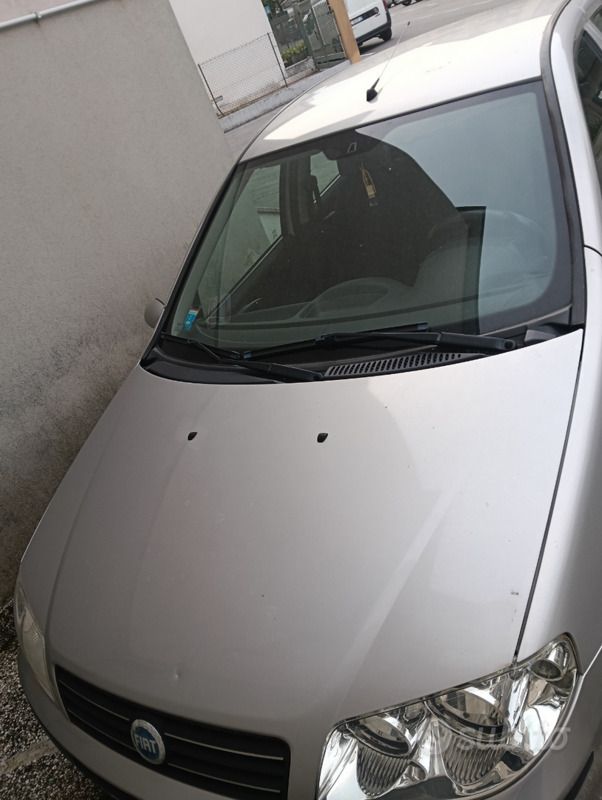 Grigio Usata 2006 Fiat Punto Due volumi | 2300 € - Immagine 1/2