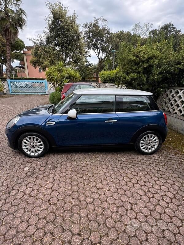 Usata Mini Cooper D 2014 Blu Utilitaria