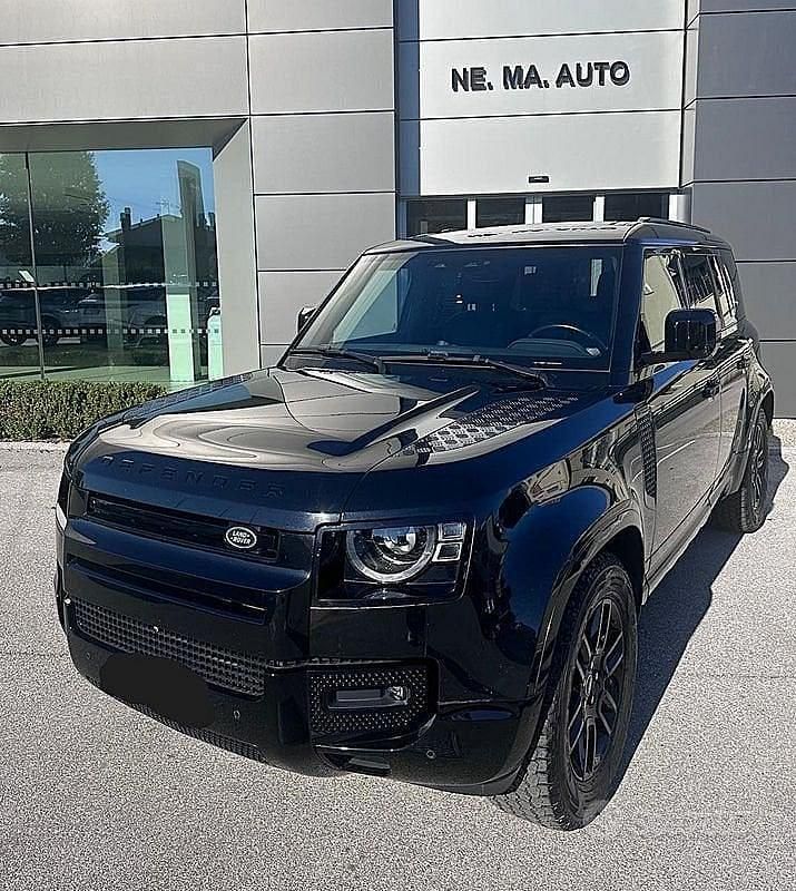 Usata Land Rover Defender SE Dynamic 249 CV (183 kW) 2023 Nero SUV