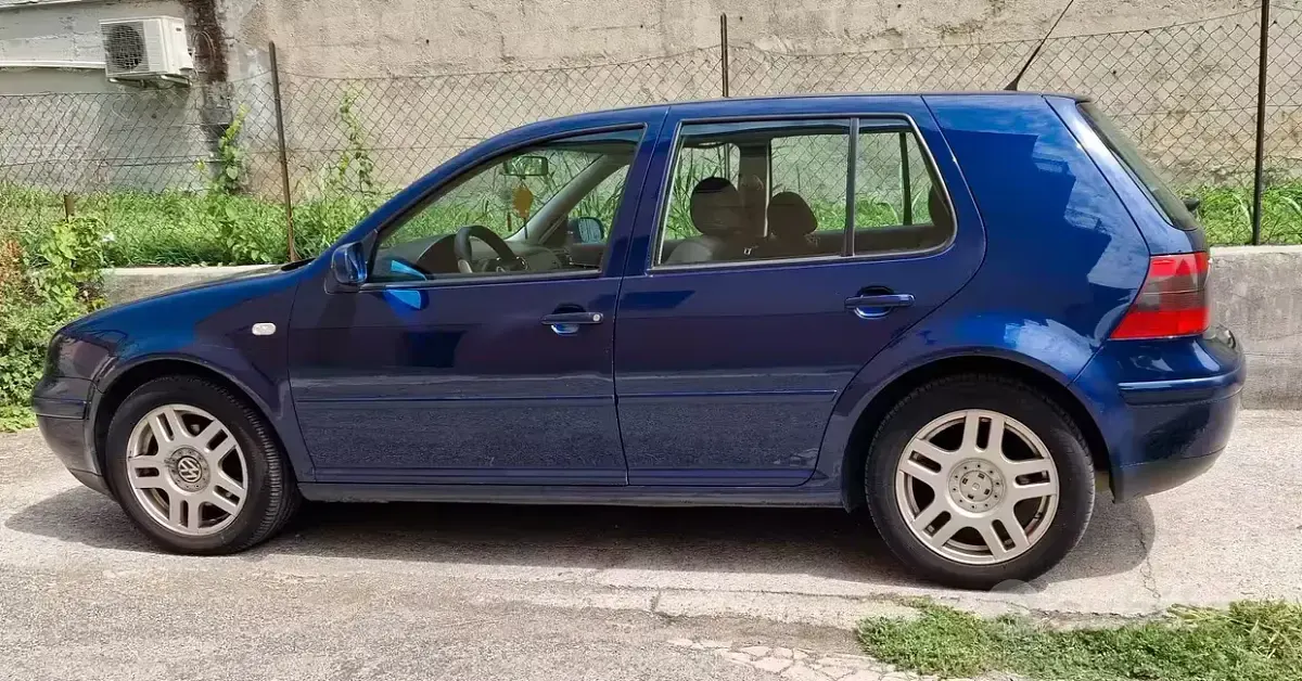Usata VW Golf IV 116 CV (85 kW) 2000 Bluazzurro Berlina