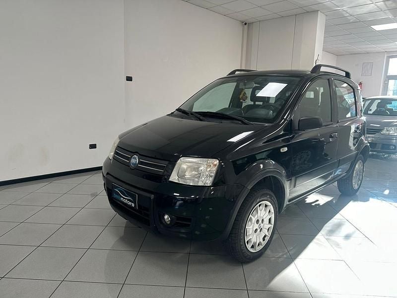 Usata Fiat Panda 4x4 Climbing 60 CV (44 kW) 2007 Nero Utilitaria