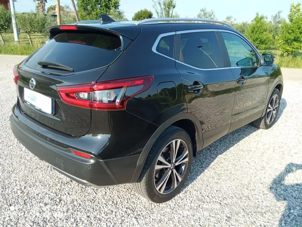 Usata Nissan Qashqai Tekna 116 CV (85 kW) 2017 Nero SUV