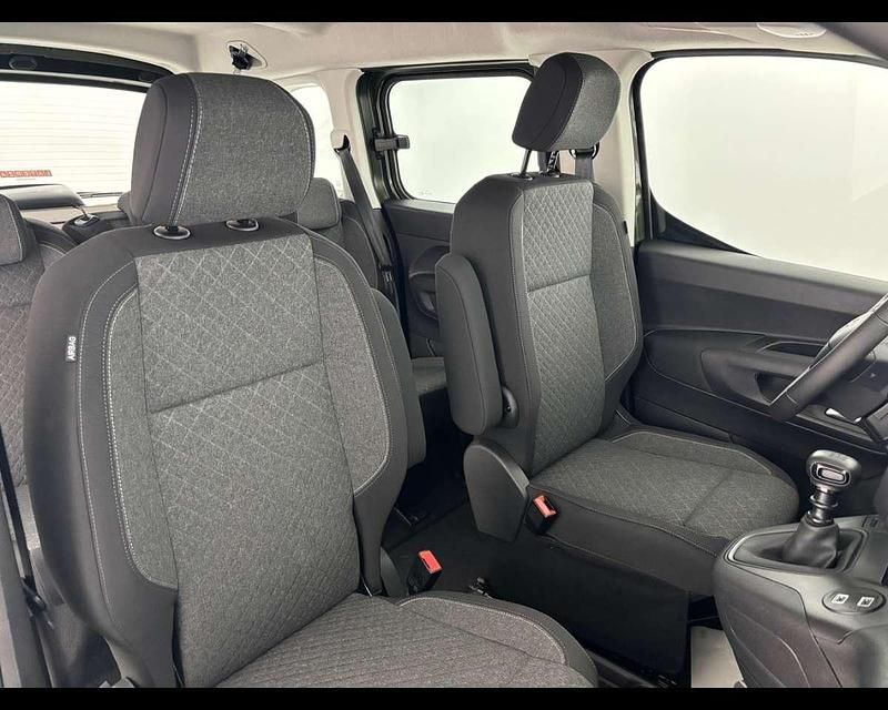 Ny Opel Combo Edition+ 102 HK (75 kW) 2026 Grön Minibuss