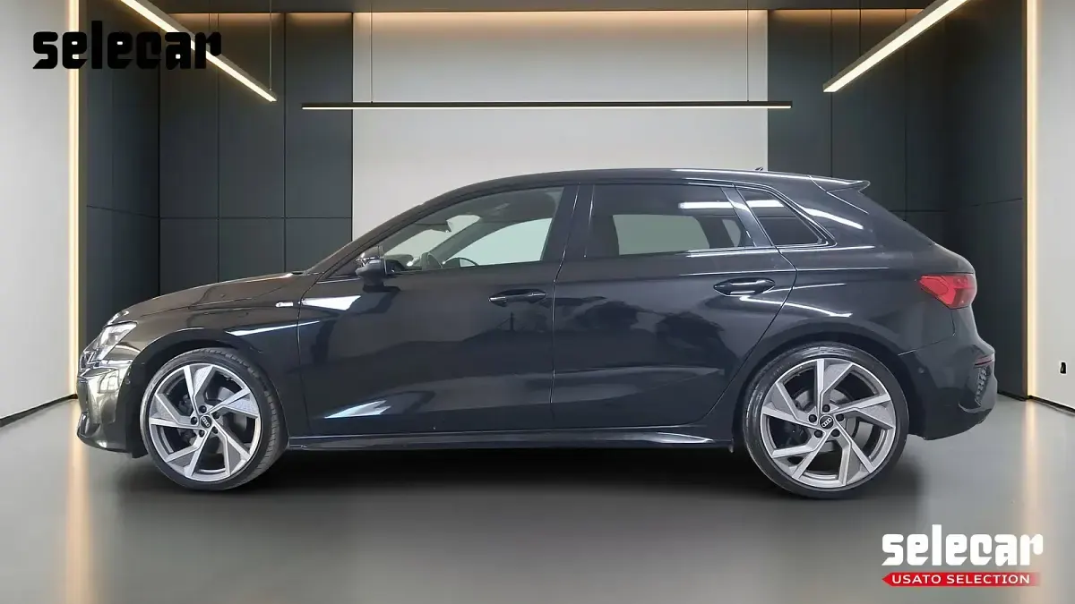 Usata Audi A3 S-Line 200 CV (147 kW) 2022 0e nero mito metallizzato Berlina