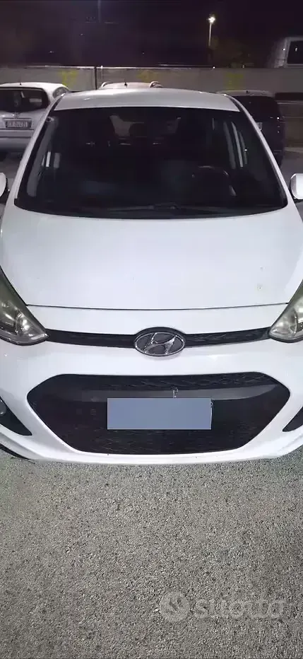 Usata Hyundai i10 69 CV (50 kW) 2016 Bianco Utilitaria