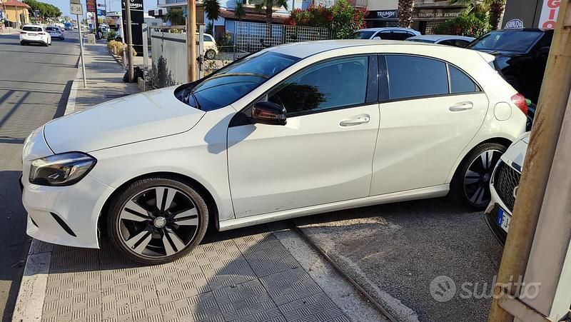 Begagnad Mercedes A200 Premium 136 HK (100 kW) 2016 Vit Sedan