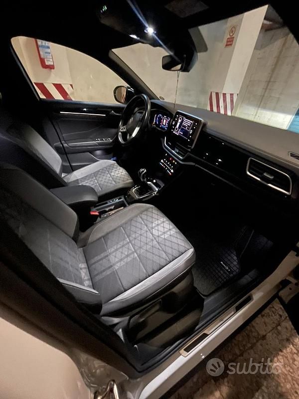 Usata VW T-Roc R-line 116 CV (85 kW) 2024 Bianco SUV