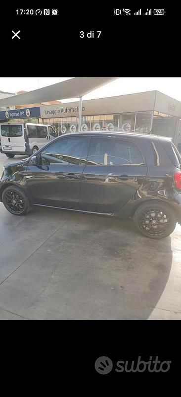 Usata Smart ForFour 71 CV (52 kW) 2019 Nero Utilitaria