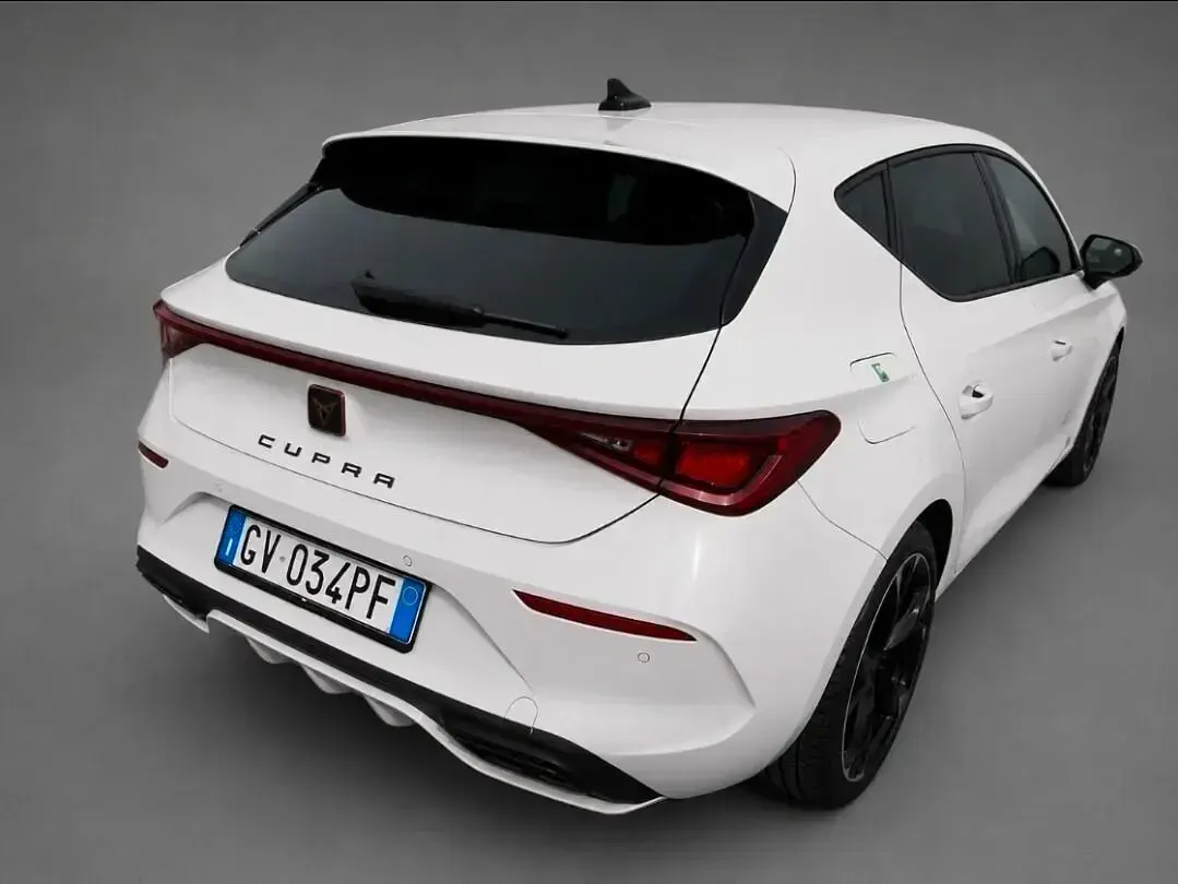 Usata Cupra Leon 149 CV (109 kW) 2024 Bianco Berlina