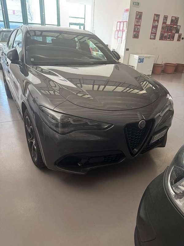 Usata 2024 Alfa Romeo Stelvio Super SUV | 45.000 € (Molto cara) - Immagine 1/3