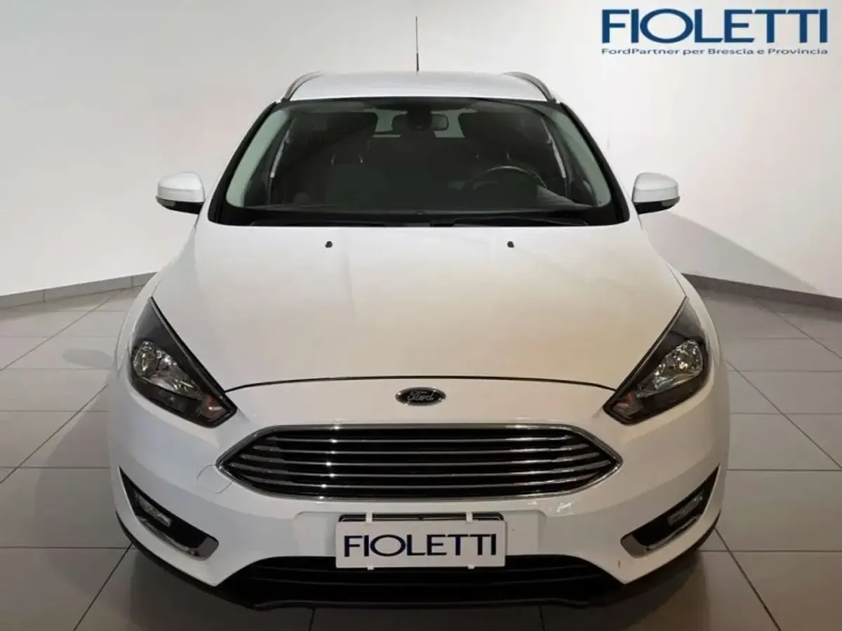 Usata Ford Focus Titanium 120 CV (88 kW) 2016 Bianco Station wagon