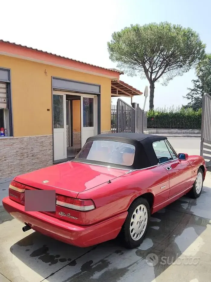 Usata Alfa Romeo Spider 122 CV (89 kW) 1992 Rosso Cabrio