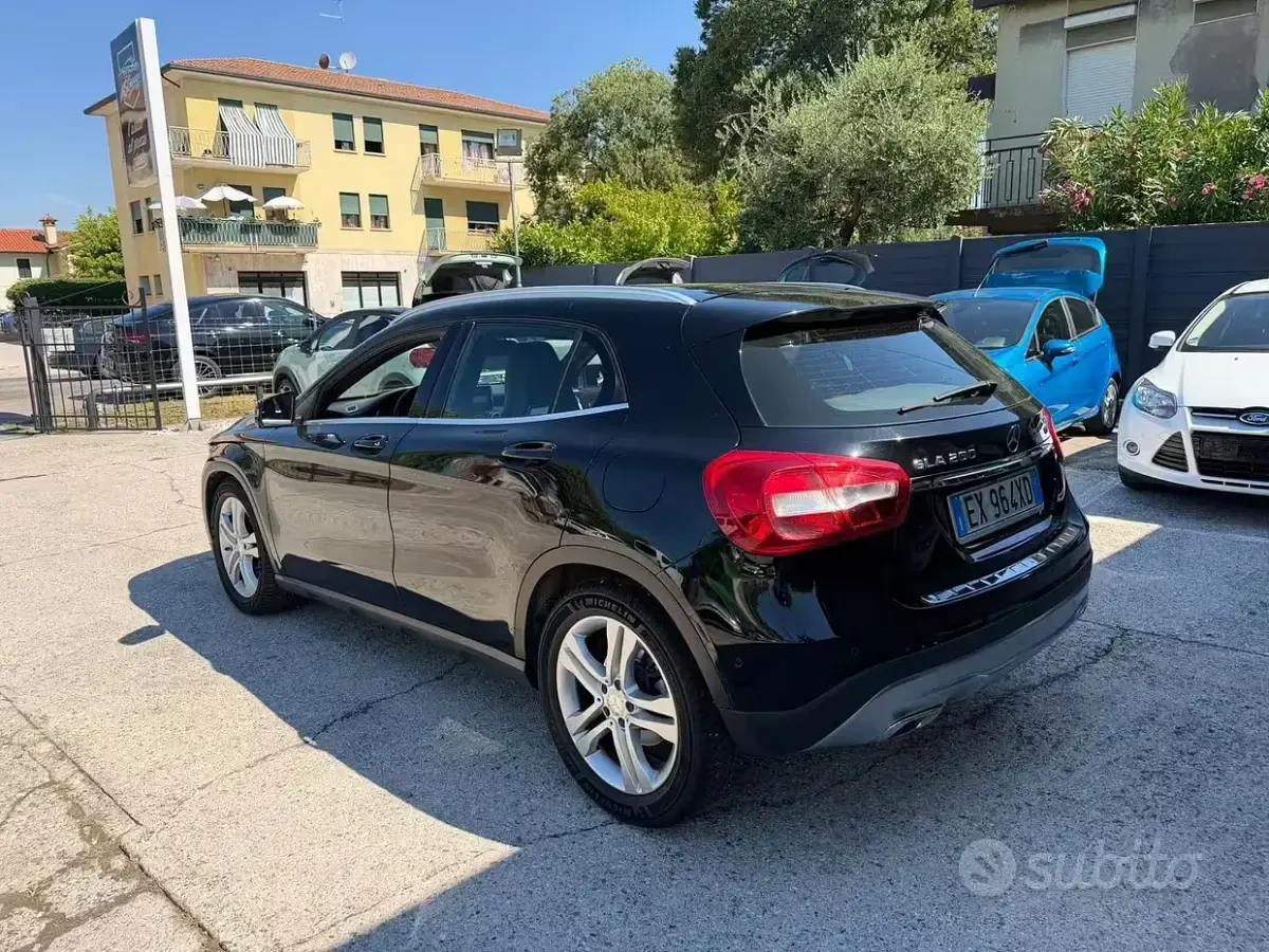Usata Mercedes GLA200 136 CV (100 kW) 2014 Nero SUV