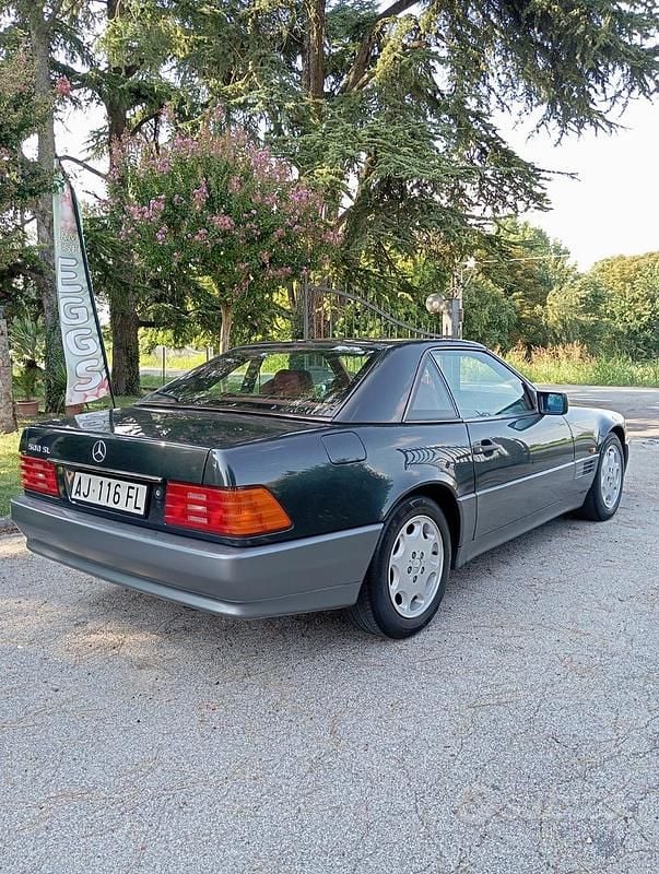 Usata Mercedes SL500 333 CV (244 kW) 1992 Nero Cabrio