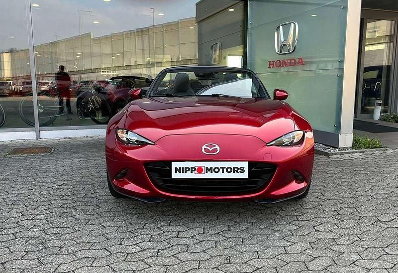 Usata Mazda MX5 Exclusive-Line 184 CV (135 kW) 2024 Rosso Cabrio