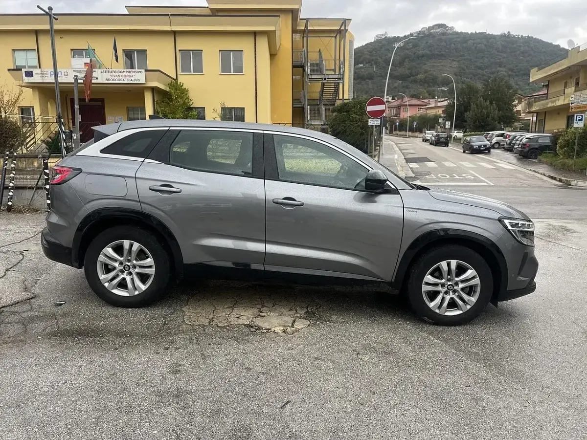 Usata Renault Austral 130 CV (95 kW) 2023 Grigio SUV