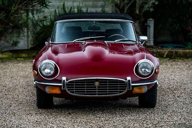 Usata Jaguar E-Type 272 CV (200 kW) 1974 Regency red Cabrio