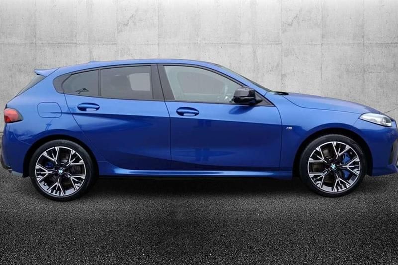 Gebraucht BMW M135 M Sport 300 PS (220 kW) 2025 Blau Kleinwagen