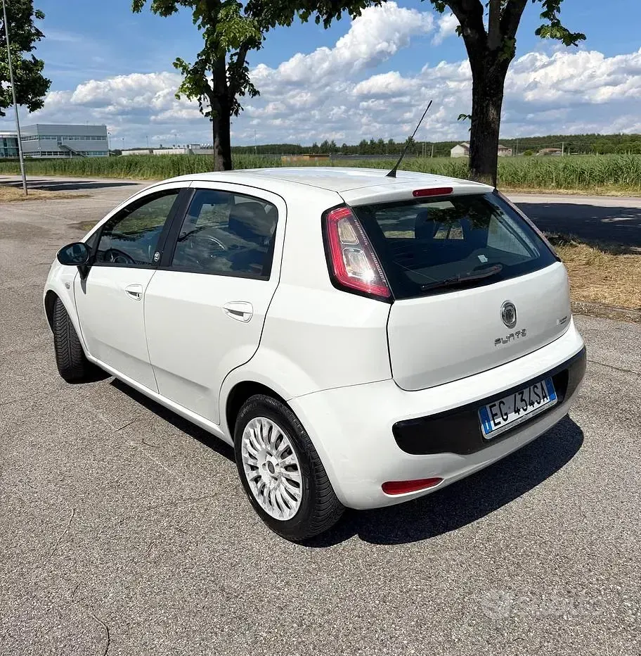 Usado Fiat Punto Evo S 75 CV (55 kW) 2011 Blanco Utilitario