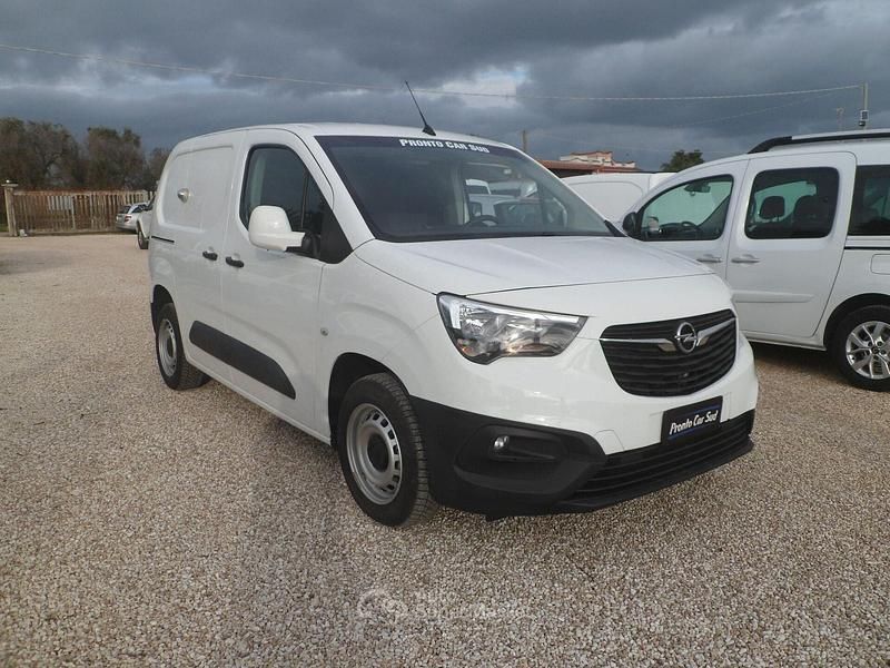 Usata Opel Combo 101 CV (74 kW) 2021 Bianco Monovolume