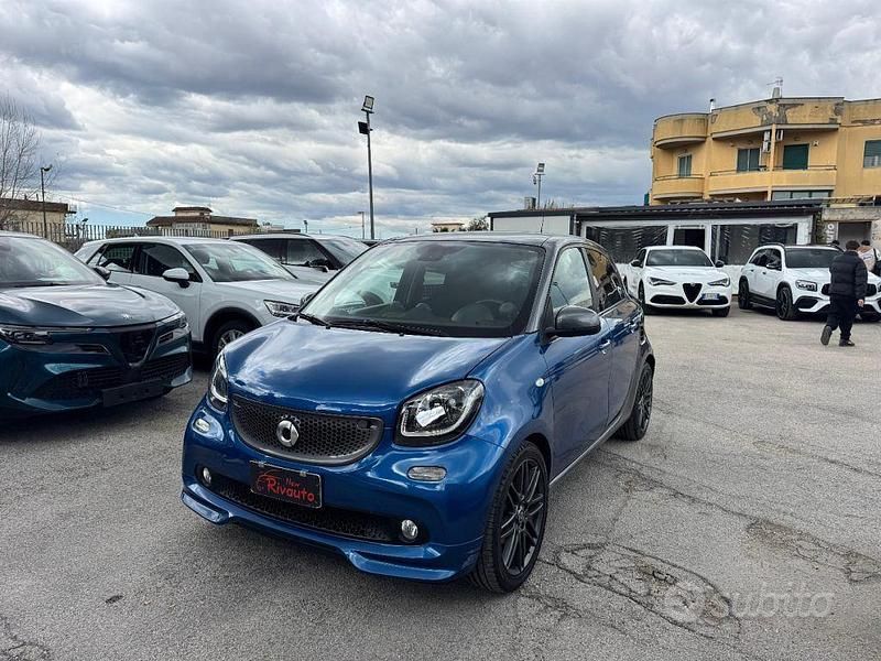 Begagnad Smart ForFour Brabus 90 HK (66 kW) 2018 Blå Halvkombi