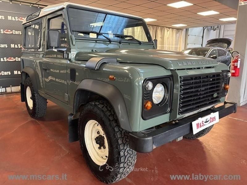 Usata Land Rover Defender SE 122 CV (89 kW) 2010 Verde Station wagon