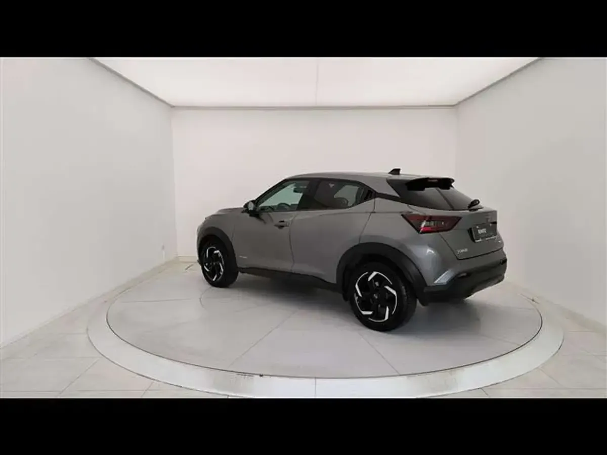 Usata Nissan Juke N-Connecta 143 CV (105 kW) 2023 Grigio scuro SUV