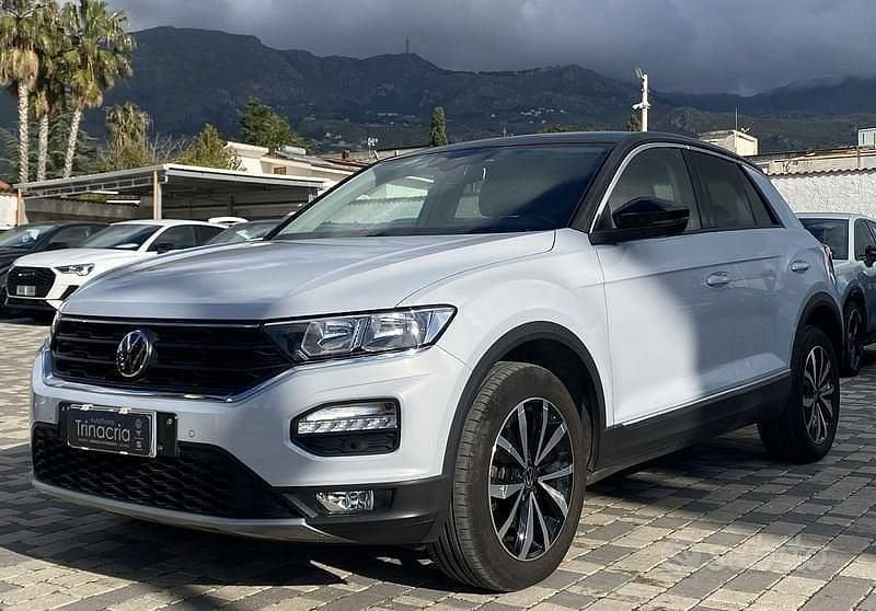 Usata VW T-Roc Style 110 CV (80 kW) 2020 Nero SUV