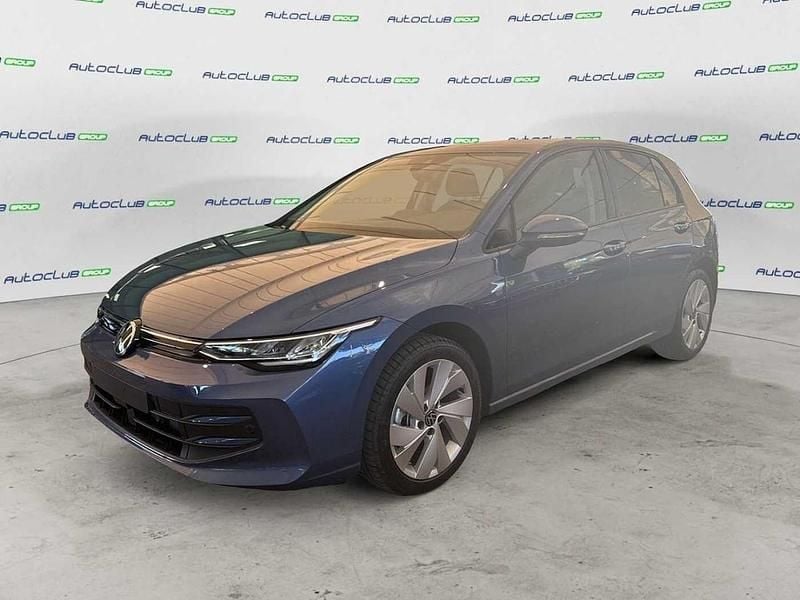 Blu Nuova 2025 VW Golf Life Tre volumi | 30.900 € (Ottimo prezzo) - Immagine 1/4