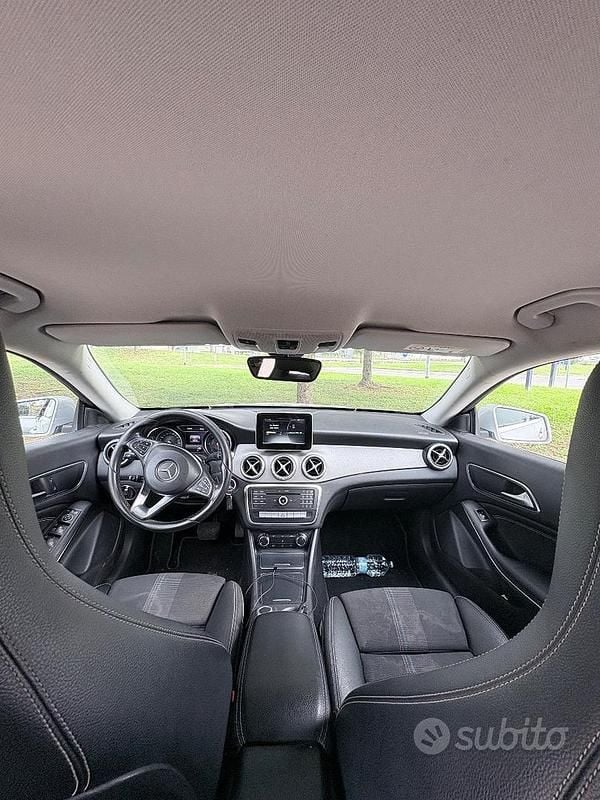 Usata Mercedes CLA200 136 CV (100 kW) 2016 Grigio Berlina
