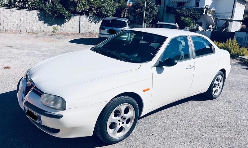 Usata Alfa Romeo 156 116 CV (85 kW) 2001 Bianco Berlina