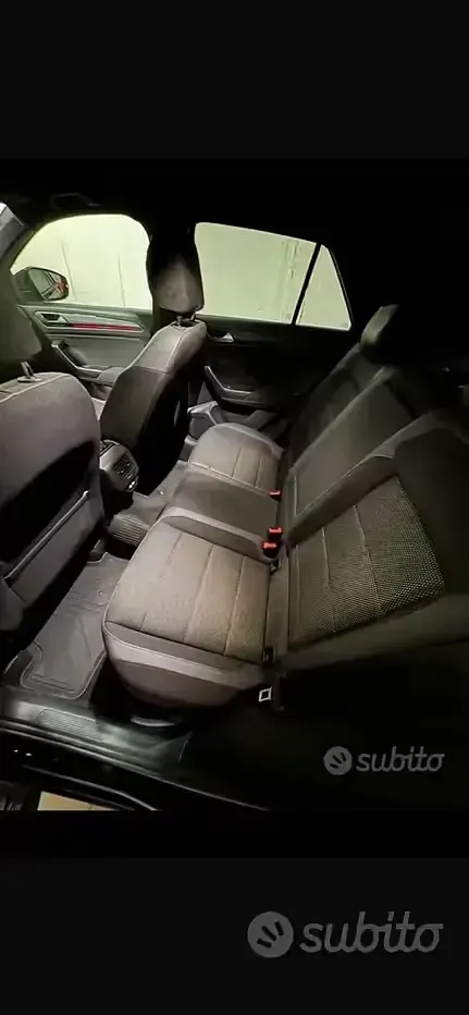 Usata VW T-Roc R-line 150 CV (110 kW) 2021 Nero SUV