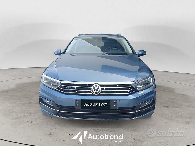 Usata VW Passat Highline 190 CV (139 kW) 2015 Blu Station wagon