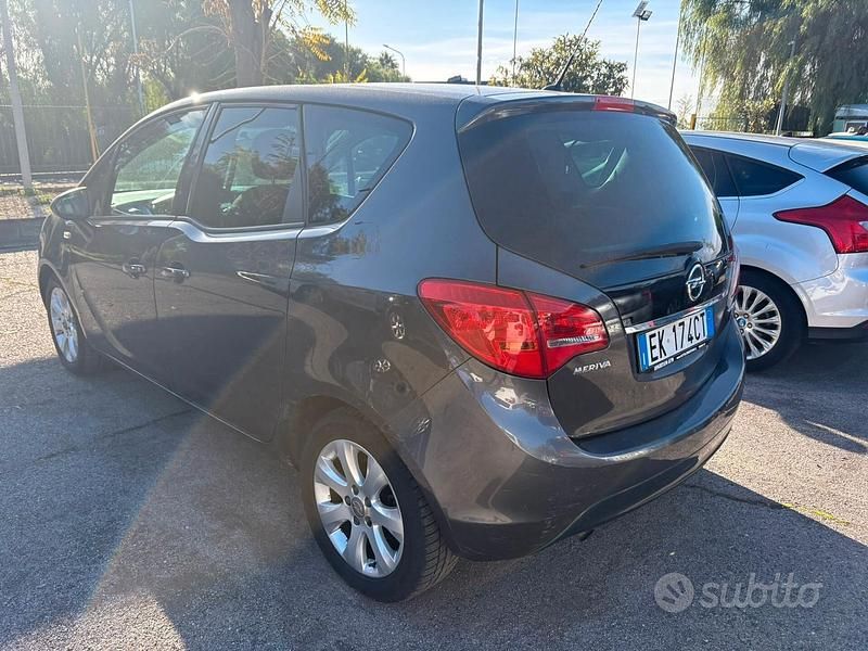Usata Opel Meriva 95 CV (69 kW) 2012 Grigio Monovolume