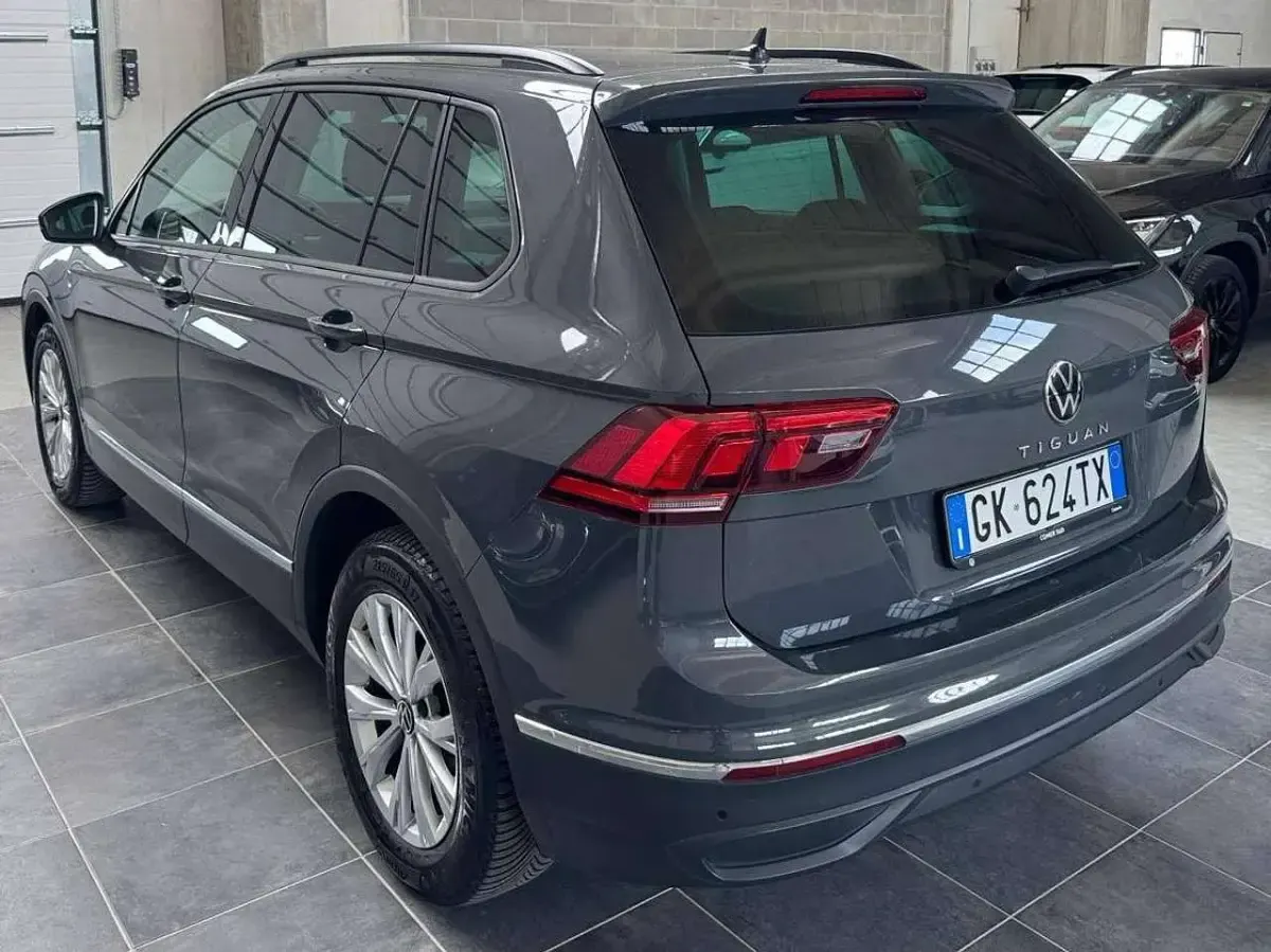 Usata VW Tiguan Life 150 CV (110 kW) 2022 Grigio SUV