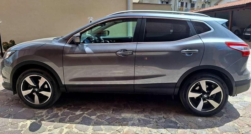 Grigio Usata 2017 Nissan Qashqai N-TEC SUV | 11.000 € (Super prezzo) - Immagine 1/4