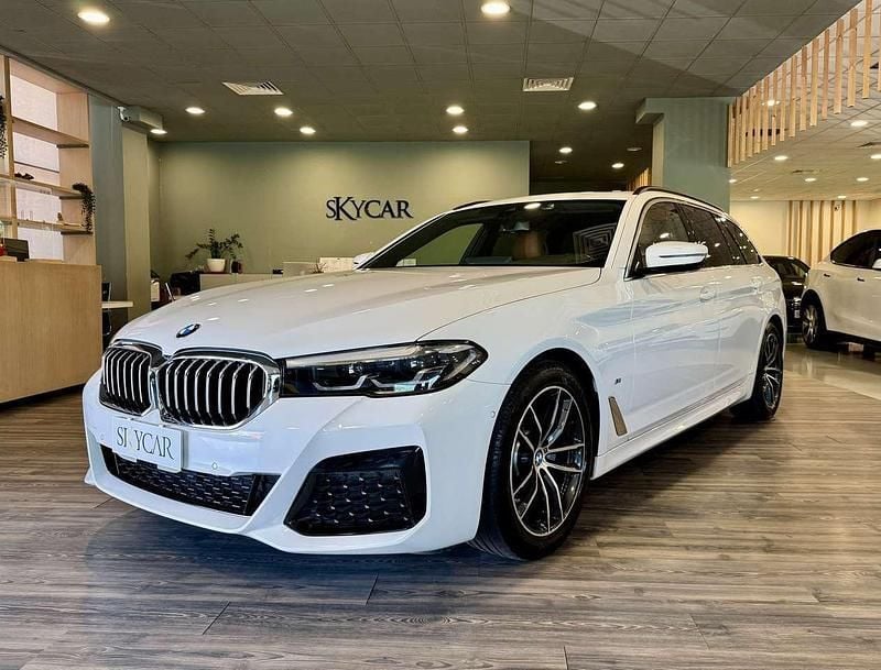 Bianco Usata 2023 BMW 520 M Sport Station wagon | 45.900 € (Ottimo prezzo) - Immagine 1/4