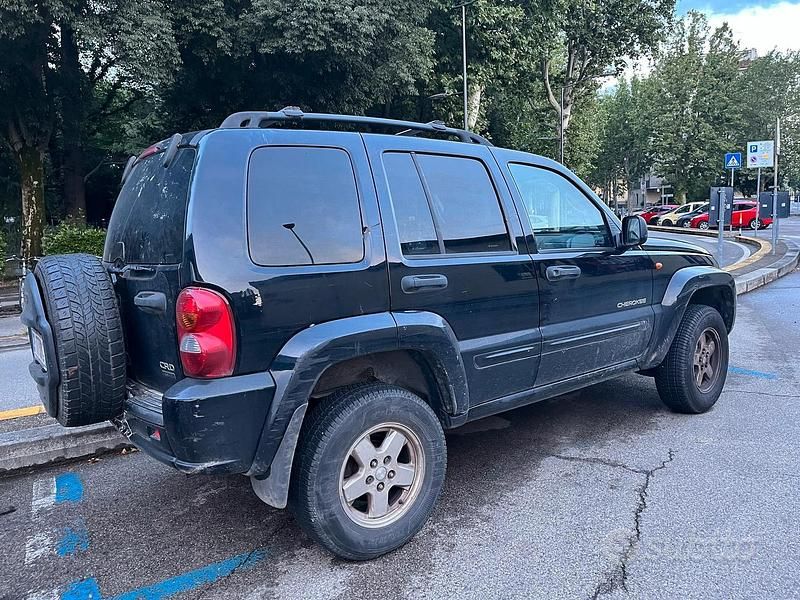 Usata Jeep Cherokee 143 CV (105 kW) 2004 Nero SUV