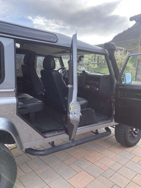 Usata 2011 Land Rover Defender SUV | 40.000 € - Immagine 1/4