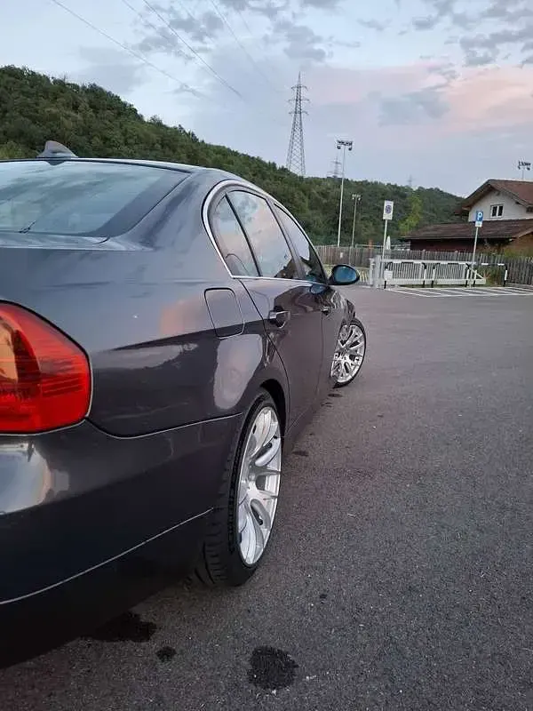 Usata BMW 330 258 CV (189 kW) 2005 Grigio Berlina