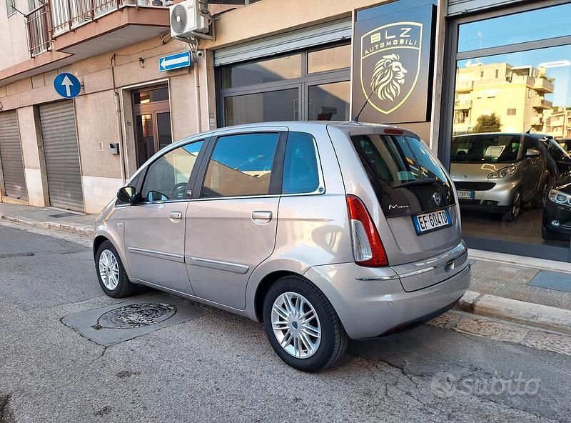 Usata Lancia Musa Gold 77 CV (56 kW) 2012 Giallo Monovolume