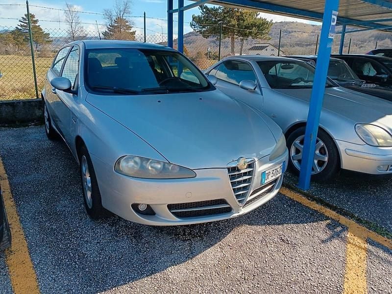 Grigio Usata 2008 Alfa Romeo 147 Utilitaria | 1990 € (Super prezzo) - Immagine 1/4