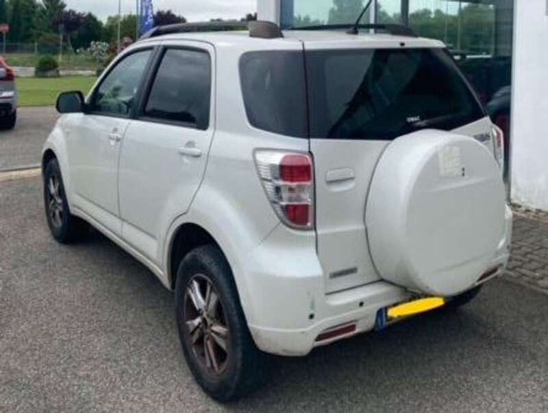 Usata Daihatsu Terios 102 CV (75 kW) 2011 Bianco SUV