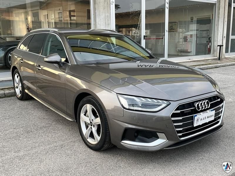 Usado Audi A4 Advanced 204 CV (150 kW) 2022 Gris Familiar
